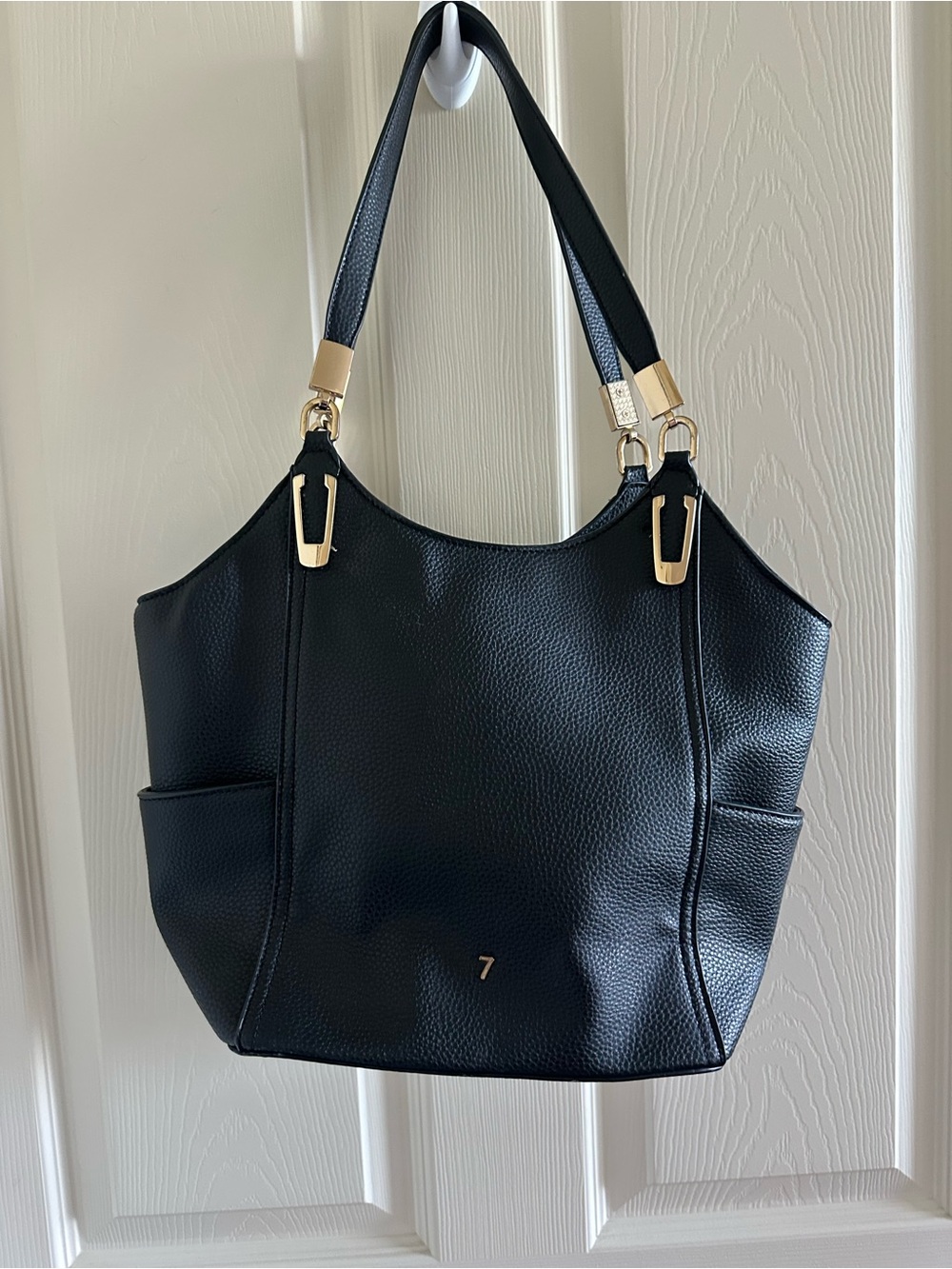 Seven and Bueno brands set of 2 shoulder bags.